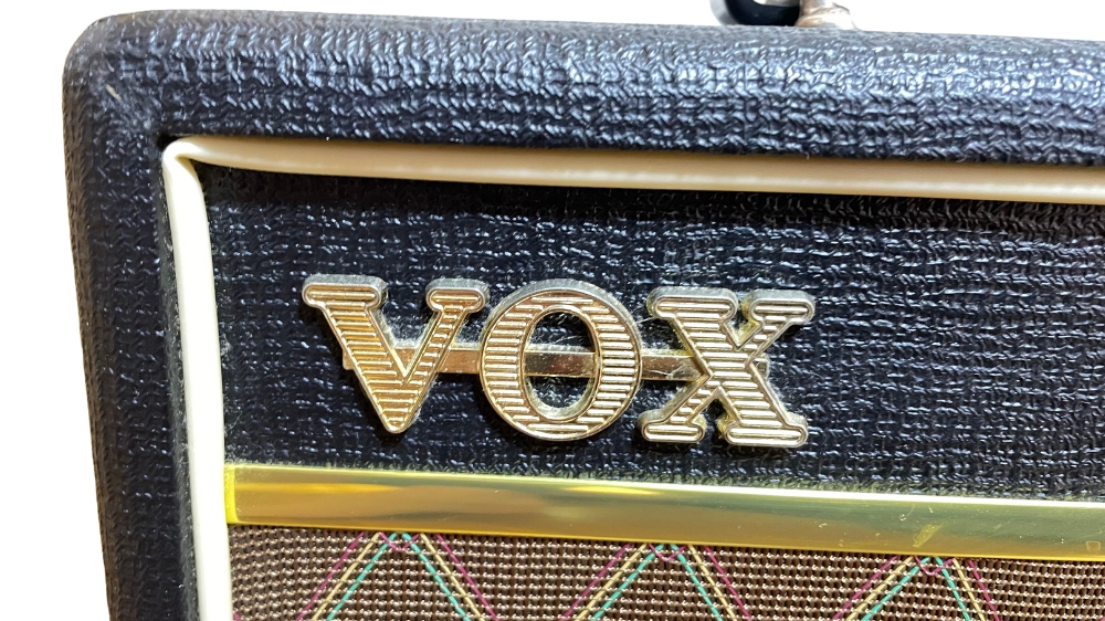 VOXの見た目: ロゴがかっこいい！